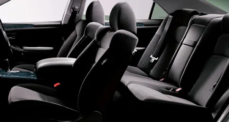 Toyota Crown ATHLETE I-FOUR (GRS181)