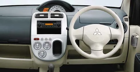 Mitsubishi EK Wagon M (H82W)
