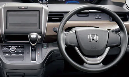 Honda Freed Plus B (GB5)