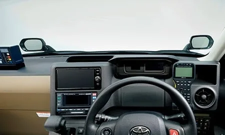 Toyota Jpn Taxi TAKUMI (NTP10)