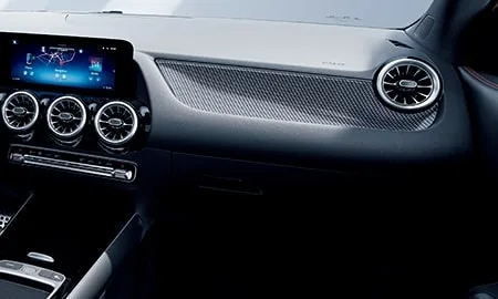 Mercedes Benz Glaclass GLA180 (247784M)