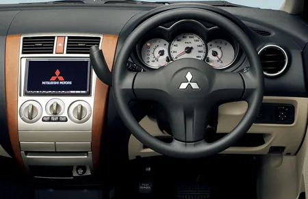 Mitsubishi Colt VERY (Z22A)