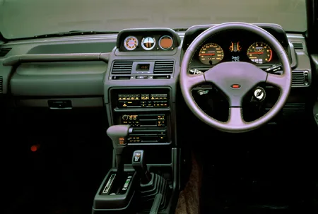 Mitsubishi Pajero XE (V34V)