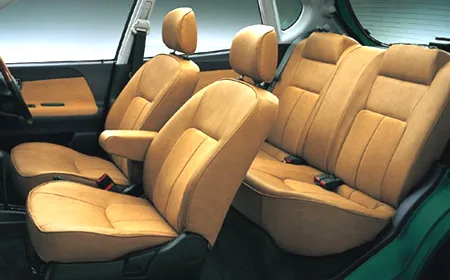 Daihatsu Storia CL (M100S)