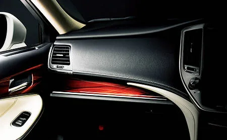 Toyota Crown Hybrid ATHLETE S (AWS210)
