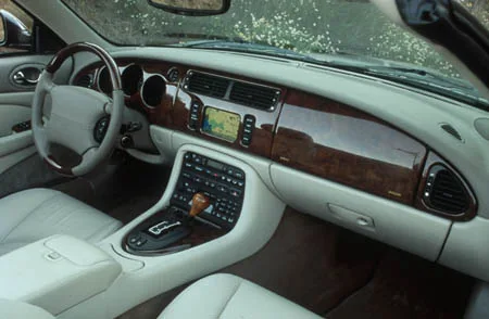Jaguar XK 8 COUPE CLASSIC (J41NB)