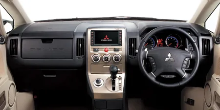 Mitsubishi Delica D5 G NAVI PACKAGE (CV5W)