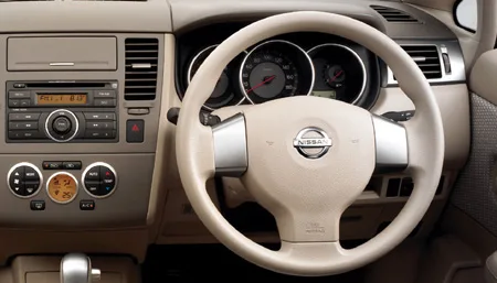 Nissan Tiida 15S FOUR (NC11)