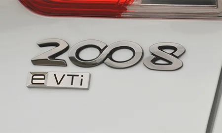 Peugeot 2008 PREMIUM (A94HM01)