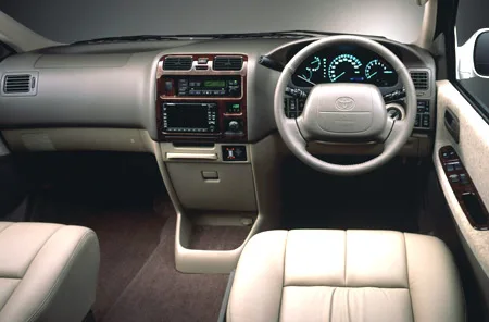 Toyota Granvia Q (VCH10W)