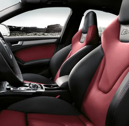 Audi S4 BASE GRADE (8KCAKF)