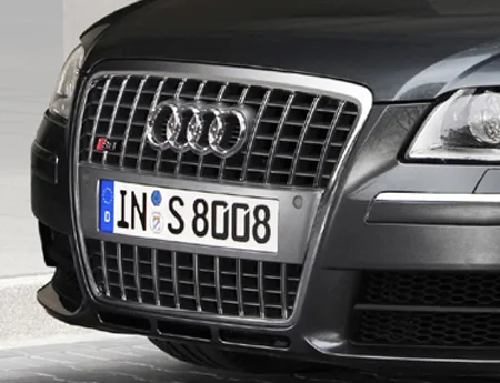 Audi S8 BASE GRADE (4EBSMF)