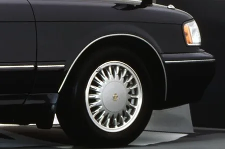 Toyota Crown DELUXE (GS130)