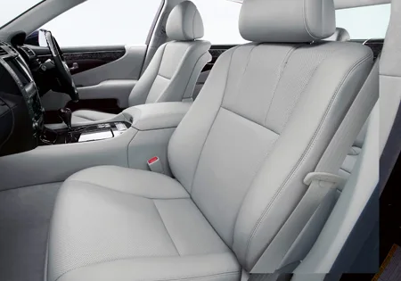 Lexus LS600H I PACKAGE (UVF45)
