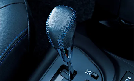 Toyota IQ130G MT LEATHER PACKAGE GRAN BLUE (NGJ10)