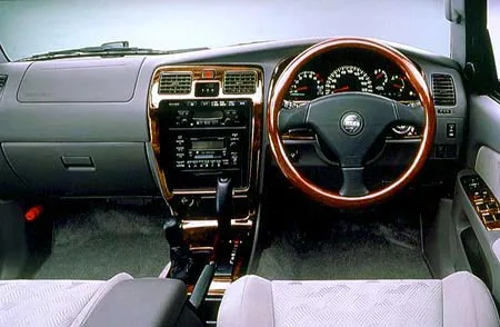 Toyota Hilux Surf SSR-G (KDN185W)