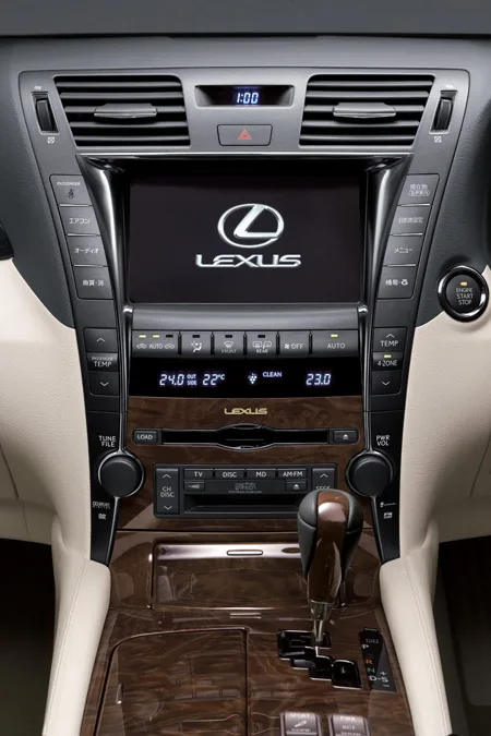 Lexus LS460 VERSION S (USF40)