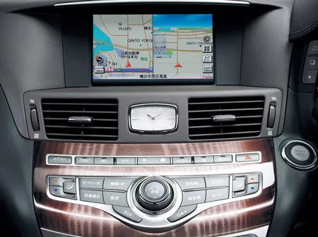 Nissan Fuga Hybrid VIP PACKAGE (HY51)