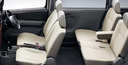Nissan Clipper Rio E FOUR (U72W)