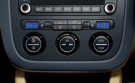 Volkswagen Jetta 2.0T (1KAXX)