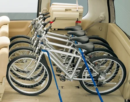 Suzuki Landy 2.0S (SNC25)