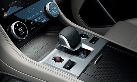 Jaguar Fpace R-DYNAMIC SV COLOUR EDITION (DC2NC / DC2XC)