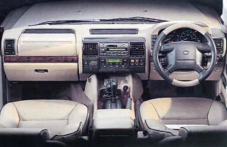 Land Rover Discovery V8i XS PLUS (LT56A)