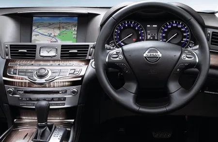 Nissan Fuga Hybrid VIP (HY51)