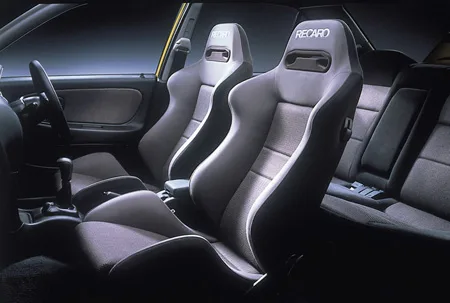 Mitsubishi Lancer GSR EVOLUTION III (CE9A)