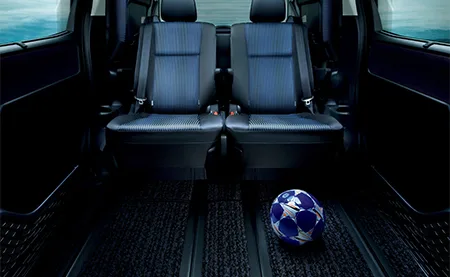Toyota Voxy ZS (ZRR85W)