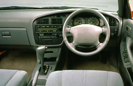 Toyota Scepter Sedan 3.0 (VCV10)