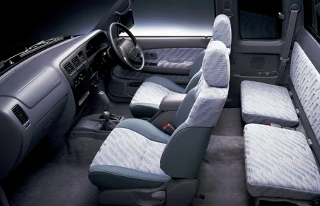 Toyota Hilux Sports Pick UP DOUBLE CAB (LN165)