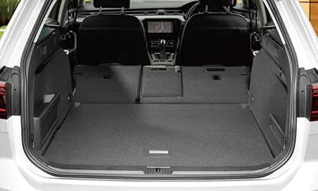Volkswagen Passat Gte Variant BASE GRADE (3CDGE)