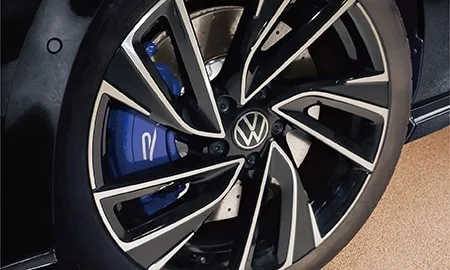 Volkswagen Golf R TSI 4MOTION (CDDNFF)