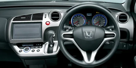 Honda Stream RSZ (RN8)
