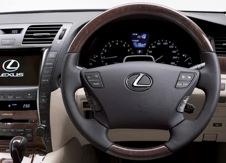 Lexus LS460 VERSION S (USF40)