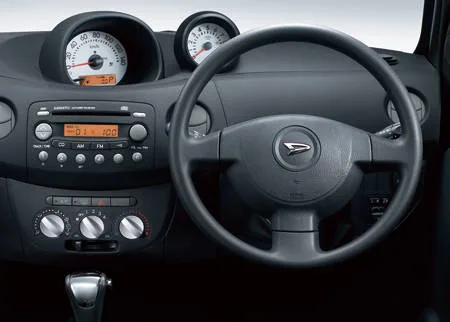 Daihatsu Esse CUSTOM (L235S)