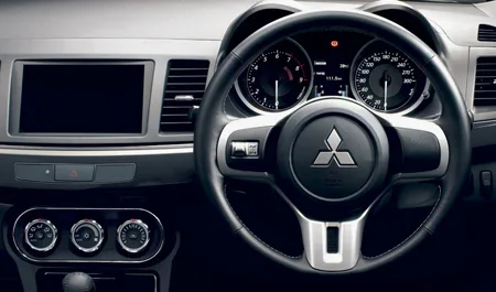 Mitsubishi Lancer RS EVOLUTION X (CZ4A)