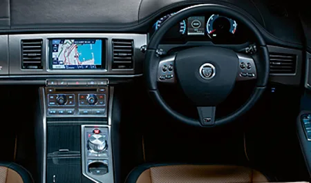 Jaguar XF PORTFOLIO (J05LB)