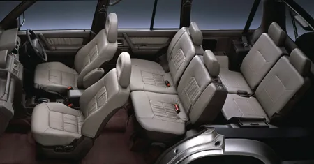 Mitsubishi Pajero XE (V46V)