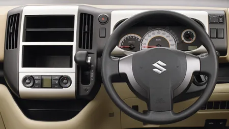 Suzuki Landy 2.0S (SNC25)