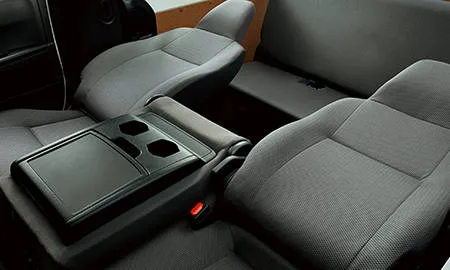 Mazda Brawny Van DX (GDH206M)