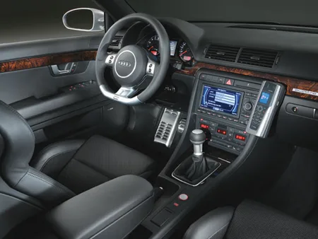 Audi RS4 Avant BASE GRADE (8EBNSF)