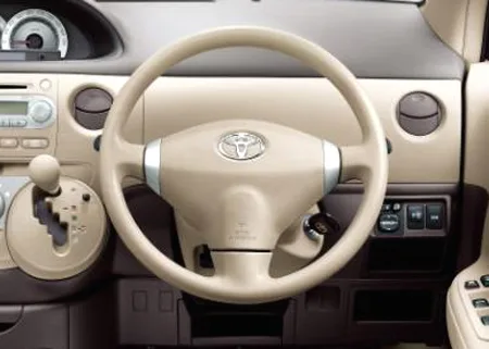 Toyota Sienta X (NCP85G)