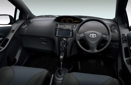 Toyota Vitz RS (SCP90)