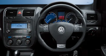 Volkswagen Golf R32 (1KBUBF)