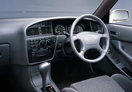 Toyota Vista ETOILE (SV32)