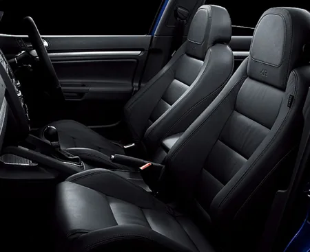 Volkswagen Golf R32 (1KBUBF)