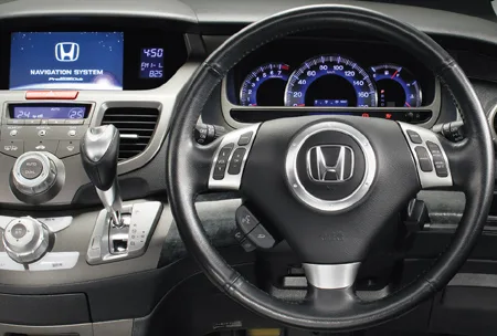 Honda Odyssey ABSOLUTE (RB2)