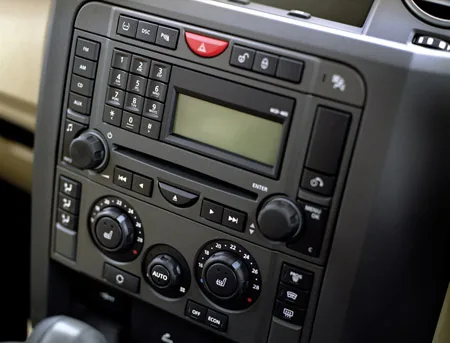 Land Rover Discovery 3 HSE (LA40A / LA44)